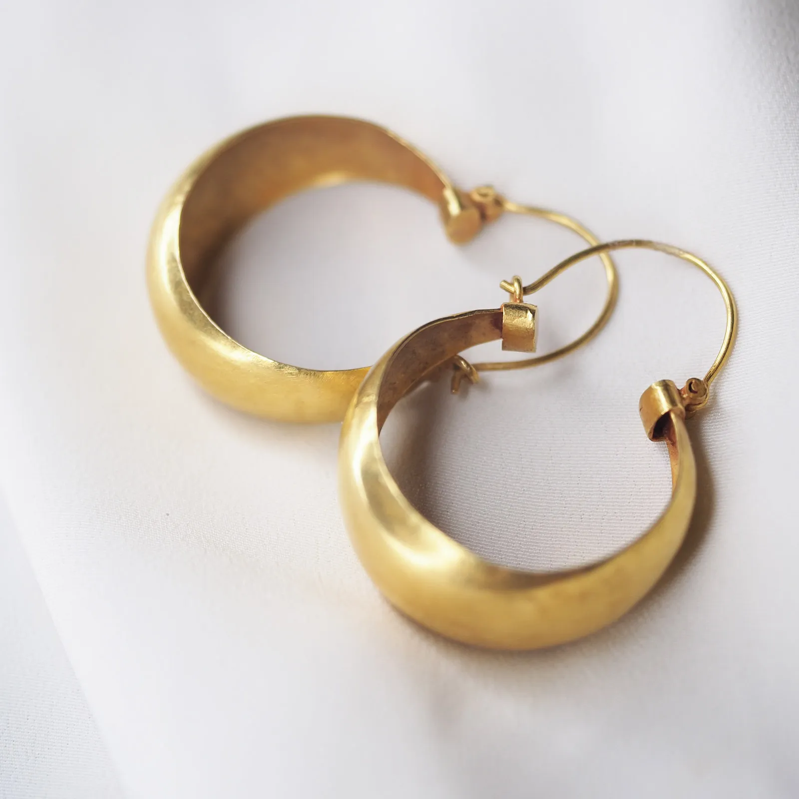 H Wave Ear Cuff